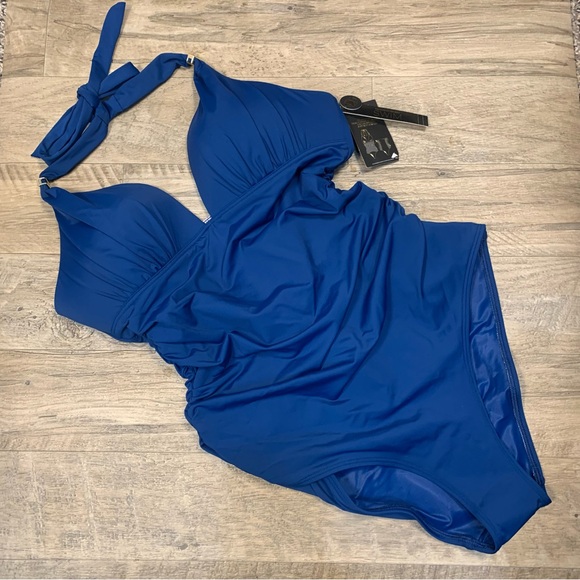 Victoria Secret Forever Enhanced Tummy Technology One Piece Swimsuit - Picture 2 of 12